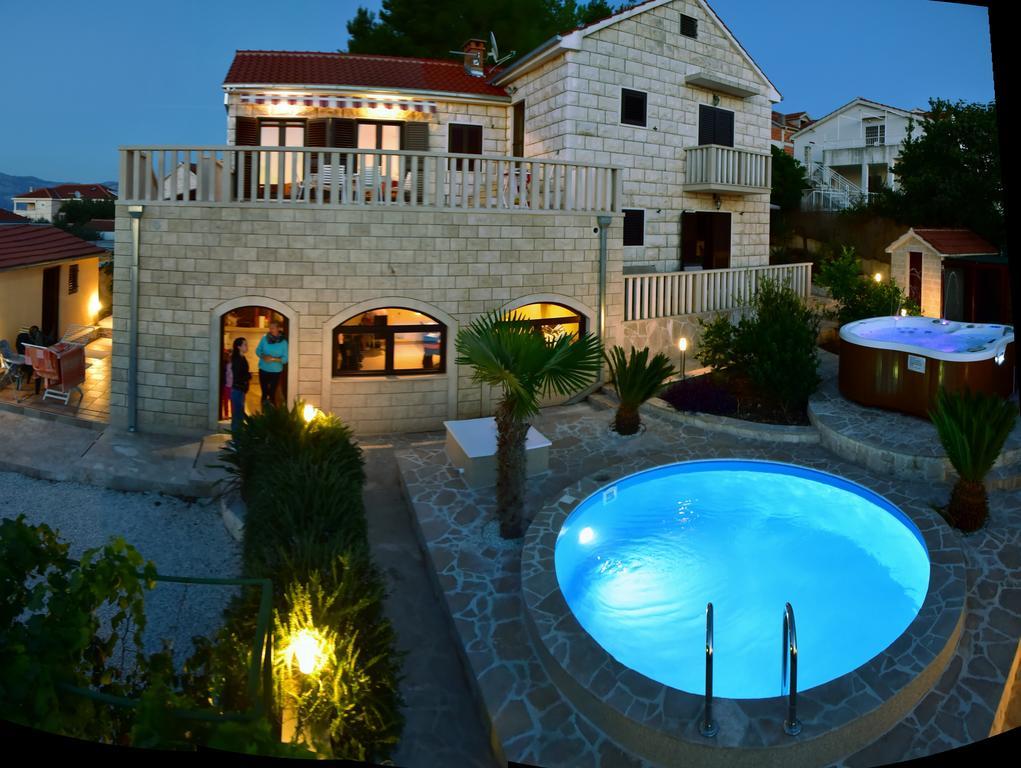 Apartments " Happy Villa " Splitska Phòng bức ảnh