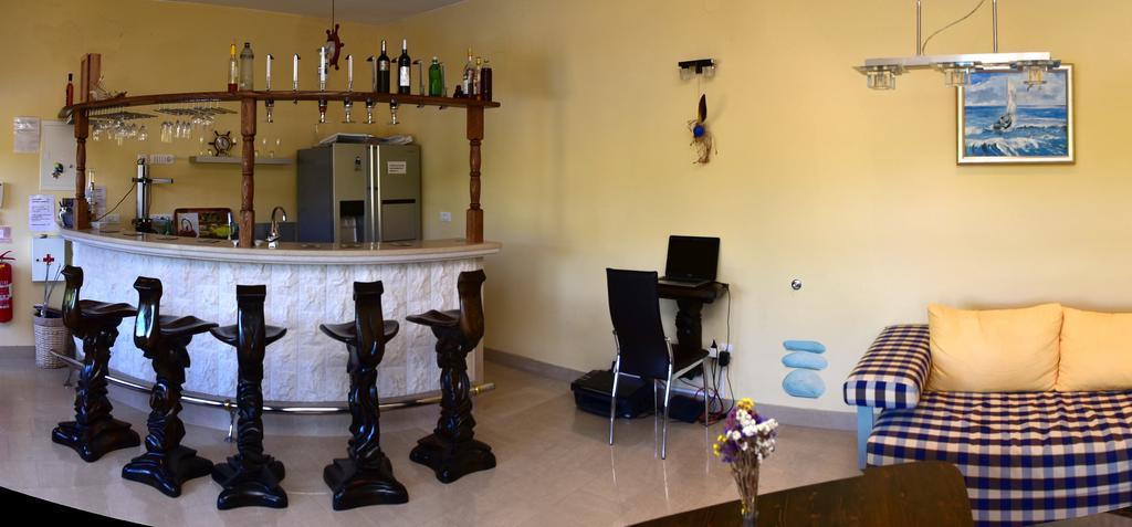 Apartments " Happy Villa " Splitska Phòng bức ảnh