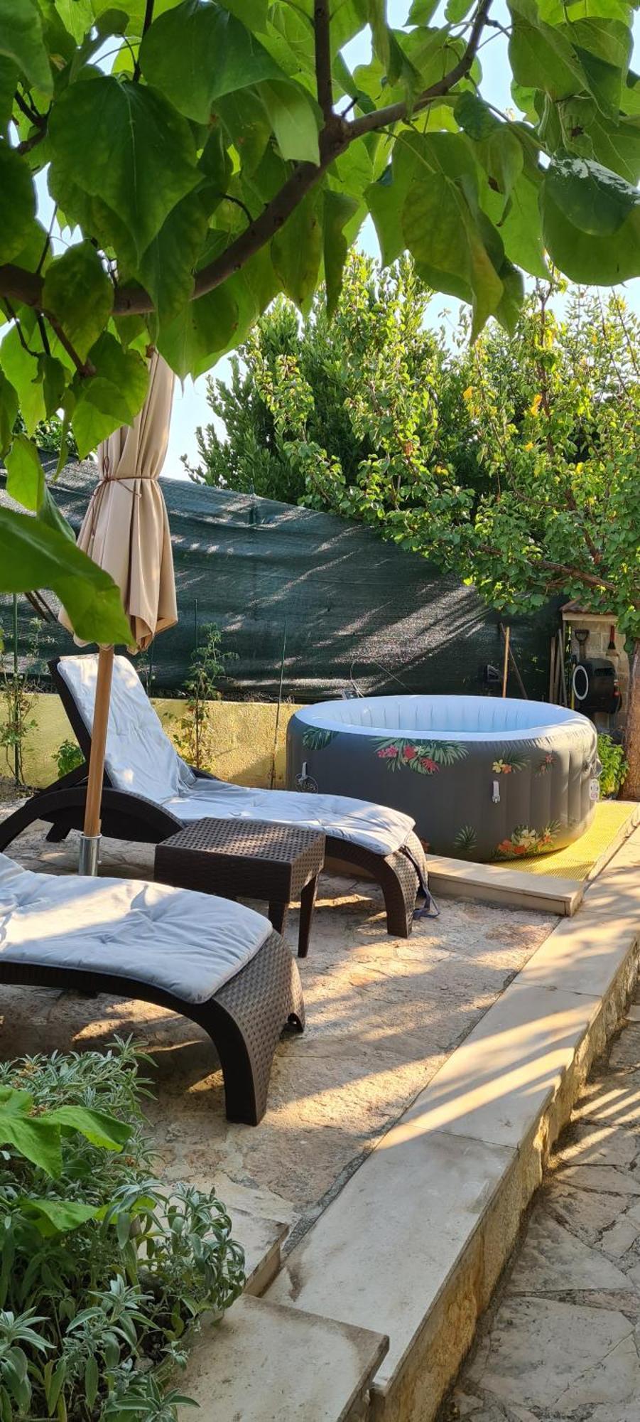Apartments " Happy Villa " Splitska Ngoại thất bức ảnh