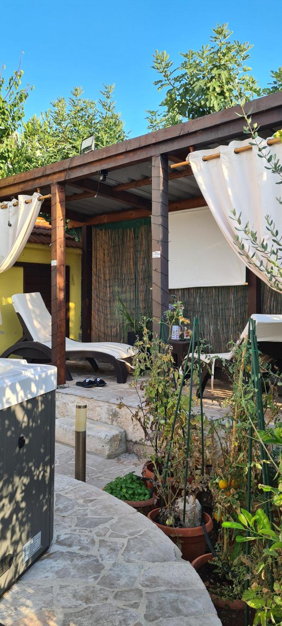 Apartments " Happy Villa " Splitska Ngoại thất bức ảnh