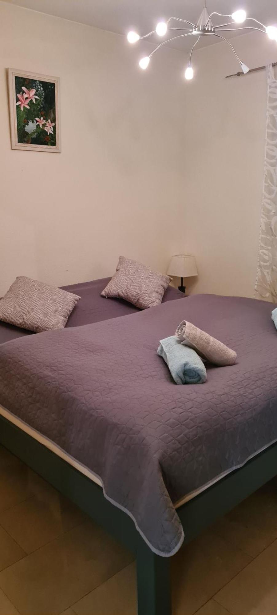 Apartments " Happy Villa " Splitska Ngoại thất bức ảnh