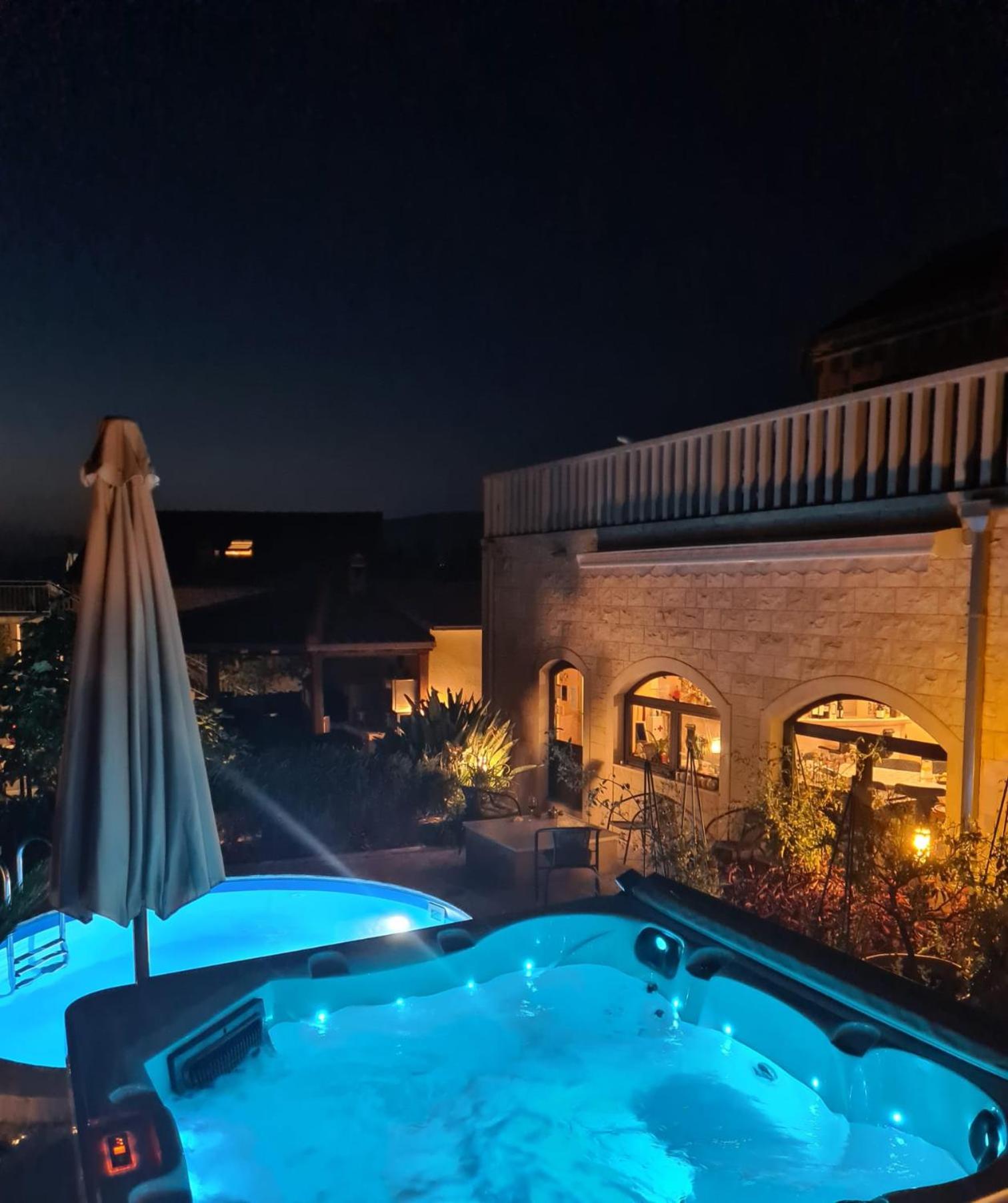 Apartments " Happy Villa " Splitska Ngoại thất bức ảnh
