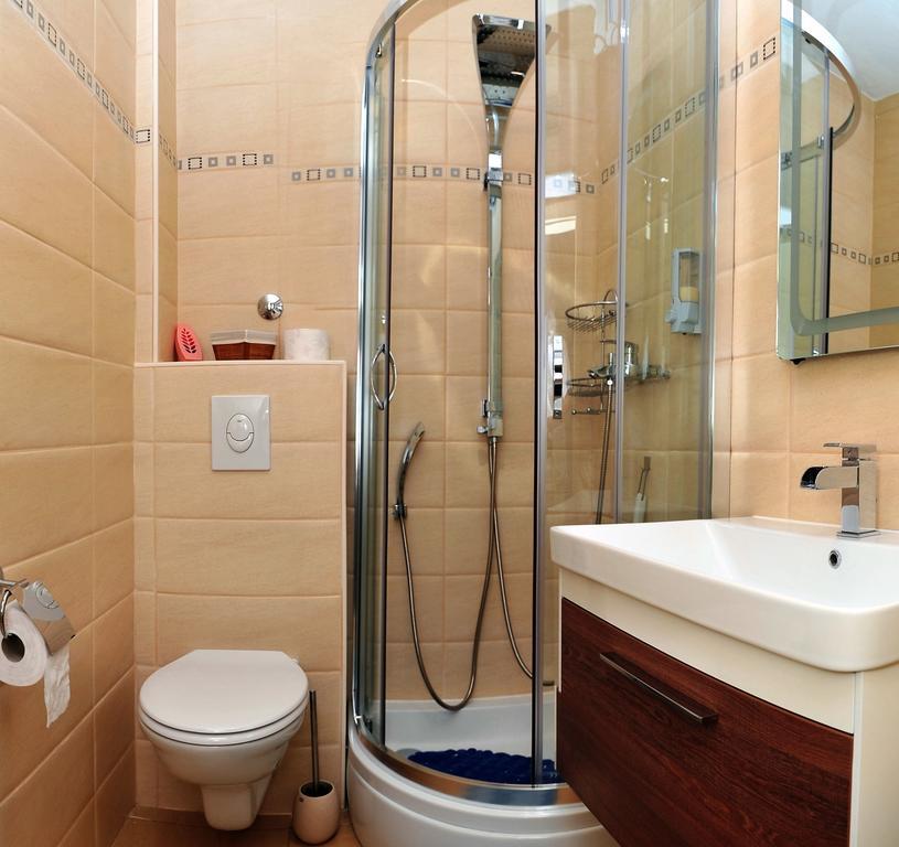 Apartments " Happy Villa " Splitska Ngoại thất bức ảnh